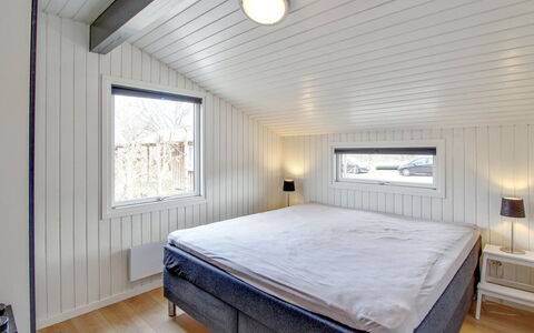 Hariette: Madera, Techo, Habitación, Lecho, Sábana, Cama, Marco De La Cama, Congelación, Madera Dura, Invierno