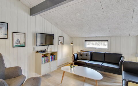 Hariette: Techo, Madera, Diseño De Interiores, Piso, Suelo, Habitación, Lámpara, Sala, Suelos De Madera, Madera Dura