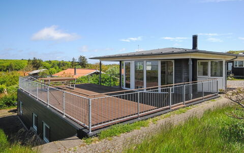 Ginny - 300M to the Fjord: Techo, Porche, Casa, Cabaña, Inmuebles, Balcón, Sombra, Diseño, Vía Muerta, Cubierta