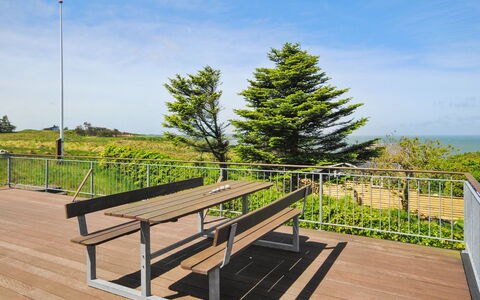 Ginny - 300M to the Fjord: Madera, Madera Dura, Tablón, Cubierta, Manchas De Madera, Suelos De Madera, Boardwalk, Mueble Para Exteriores, Pasarela, Pretil