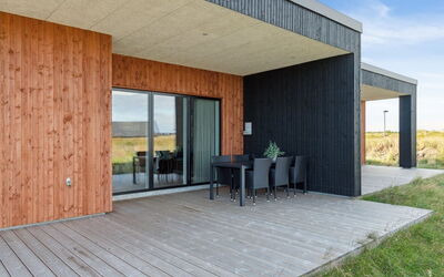 Kasper - 1.8Km from the Sea