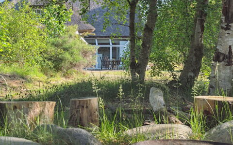Gertrudis - 2Km to the Fjord: Mueble, Diseño De Interiores, Piso, Madera, Suelo, Techo, Suelos De Madera, Silla, Mesa, Encendiendo
