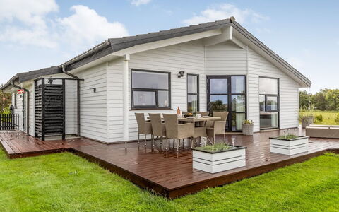 Selke - 300M to the Fjord: Departamento, Sombra, Balcón, Silla, Cerca, Mueble Para Exteriores, Aluminio, Césped Artificial