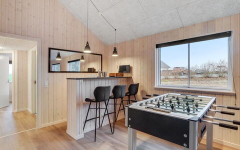 Sibbe - 500M to the Fjord: Madera, Techo, Diseño De Interiores, Lámpara, Piso, Casa, Suelo, Cocina, Habitación, Suelos De Madera