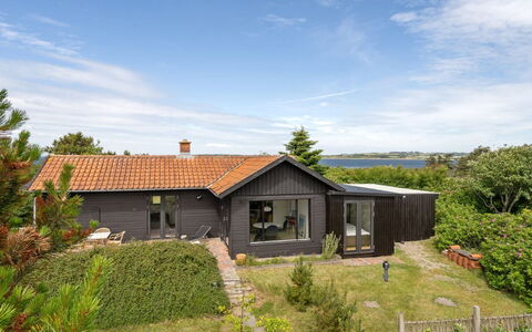 Lok - 90M to the Fjord: Madera, Techo, Arquitectura, Casa, Casa, Cabaña, Vía Muerta, Madera Dura, Pendiente, Inmuebles