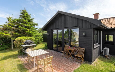 Lok - 90M to the Fjord: Madera, Techo, Arquitectura, Casa, Casa, Cabaña, Vía Muerta, Madera Dura, Pendiente, Inmuebles