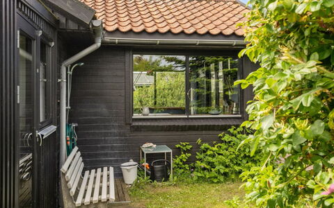 Lok - 90M to the Fjord: Madera, Techo, Arquitectura, Casa, Casa, Cabaña, Vía Muerta, Madera Dura, Pendiente, Inmuebles