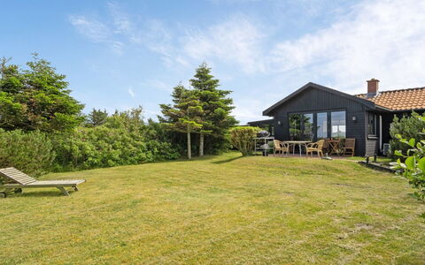 Lok - 90M to the Fjord: Madera, Techo, Arquitectura, Casa, Casa, Cabaña, Vía Muerta, Madera Dura, Pendiente, Inmuebles