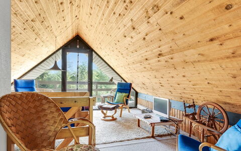 Paale - 200M to the Fjord: Mueble, Diseño De Interiores, Piso, Madera, Suelo, Techo, Suelos De Madera, Silla, Mesa, Encendiendo