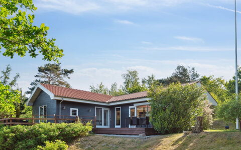 Amai - 1.5Km from the Sea: Coche, Hatchback, Carro Familiar