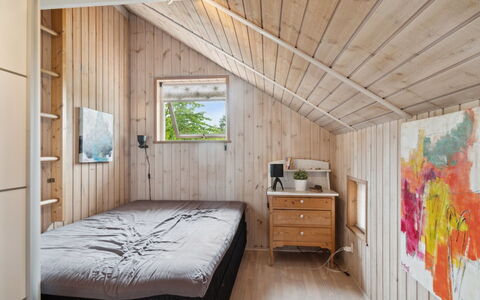 Stefani - 1Km from the Sea: Madera, Habitación, Techo, Diseño De Interiores, Piso, Suelo, Mueble, Habitación, Cama, Encendiendo