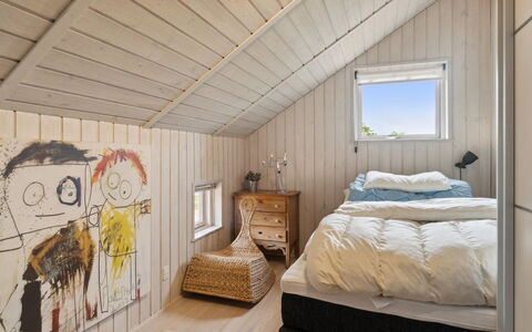 Stefani - 1Km from the Sea: Habitación, Cama, Madera, Lecho, Diseño De Interiores, Sábana, Mueble, Techo, Casa, Linos