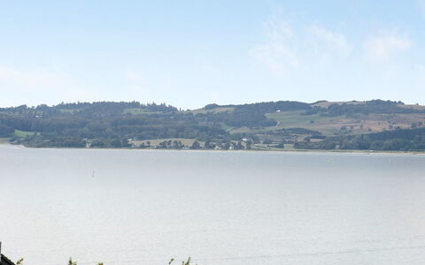 Eilen - 250M from the Sea: Madera, Techo, Casa, Cabaña, Puerta, Casa, Vía Muerta, El Terreno Del Lote, Edificios Del Jardín, Cobertizo