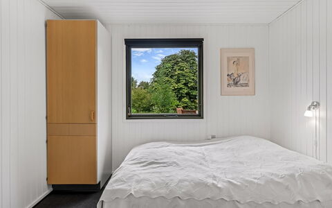 Hila - 900M from the Sea: Pared, Madera, Habitación, Diseño De Interiores, Techo, Suelo, Cama, Sábana, Lecho, Marco De La Cama