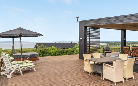 Mahilo - 300M from the Sea: Piscina, Mueble Para Exteriores, Mueble, Recurso, Losa, Eco Hotel, Sombra, Silla, Ocio, Inmuebles