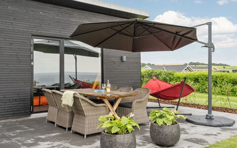Alyna - 200M from the Sea: Mueble Para Exteriores, Mueble, Paraguas, Silla, Maceta, Sombra, Jardín, Patio, Planta De Casa, Mesa Al Aire Libre