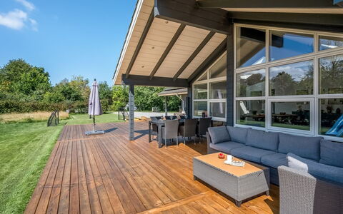 Alrike - 850M from the Sea: Piscina, Mueble Para Exteriores, Mueble, Recurso, Losa, Eco Hotel, Sombra, Silla, Ocio, Inmuebles