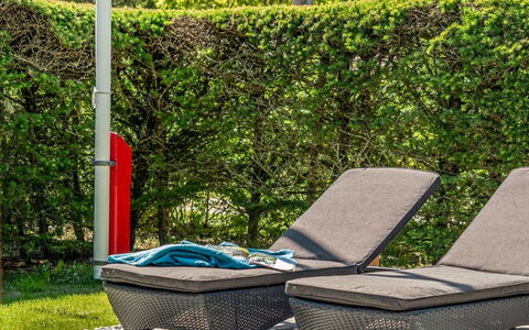 Edele - 800M from the Sea: Mueble Para Exteriores, Mueble, Ocio, Silla, Jardín, Mimbre, Brazo, Sunlounger, Sillón, Patio