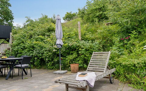 Fritze - 400M from the Sea: Piscina, Mueble Para Exteriores, Mueble, Recurso, Losa, Eco Hotel, Sombra, Silla, Ocio, Inmuebles
