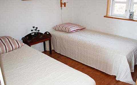 Piia - 800M from the Sea: Cama, Suelo, Habitación, Mueble, Piso, Pared, Madera, Sábana, Lecho, Diseño De Interiores