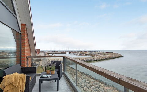 Femme - 15M from the Sea: Piscina, Mueble Para Exteriores, Mueble, Recurso, Losa, Eco Hotel, Sombra, Silla, Ocio, Inmuebles