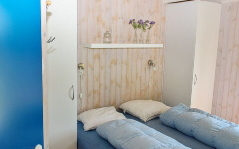 Calina - 300M from the Sea: Diseño De Interiores, Madera, Piso, Habitación, Suelo, Mueble, Cama, Textil, Habitación, Techo