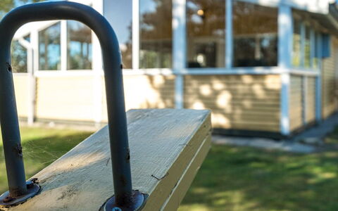 Jeldrik - 100M from the Sea: Piscina, Mueble Para Exteriores, Mueble, Recurso, Losa, Eco Hotel, Sombra, Silla, Ocio, Inmuebles