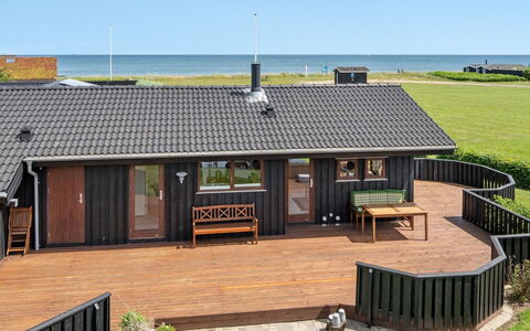 Gyda - 100M from the Sea: Piscina, Mueble Para Exteriores, Mueble, Recurso, Losa, Eco Hotel, Sombra, Silla, Ocio, Inmuebles