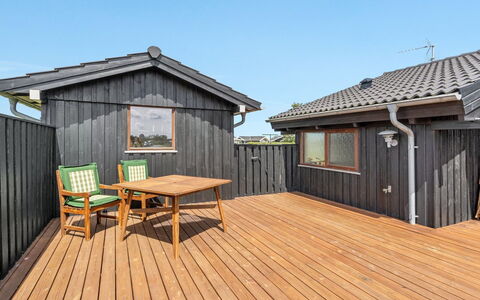 Gyda - 100M from the Sea: Piscina, Mueble Para Exteriores, Mueble, Recurso, Losa, Eco Hotel, Sombra, Silla, Ocio, Inmuebles