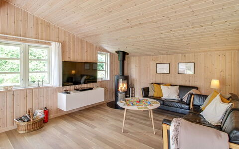 Salgarth - 450M from the Sea: Piscina, Mueble Para Exteriores, Mueble, Recurso, Losa, Eco Hotel, Sombra, Silla, Ocio, Inmuebles