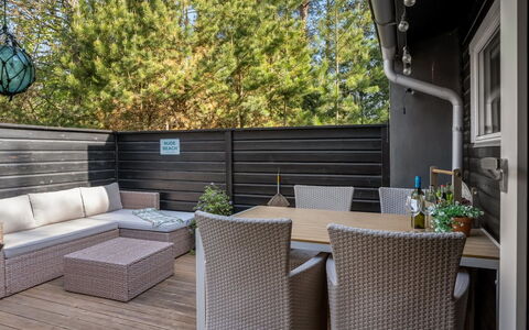 Susannah - from the Sea: Madera, Casa, Porche, Cubierta, Madera Dura, Techo, Manchas De Madera, Suelos De Madera, Eco Hotel