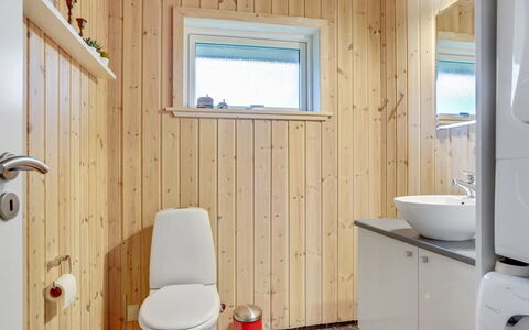 Elni - 900M from the Sea: Mueble, Diseño De Interiores, Piso, Madera, Suelo, Techo, Suelos De Madera, Silla, Mesa, Encendiendo