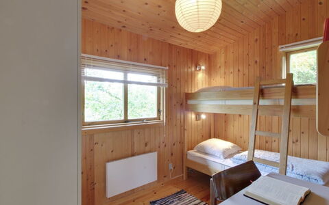 Gerasim - 400M from the Sea: Madera, Techo, Diseño De Interiores, Piso, Suelo, Habitación, Manchas De Madera, Madera Dura, Cama, Habitación