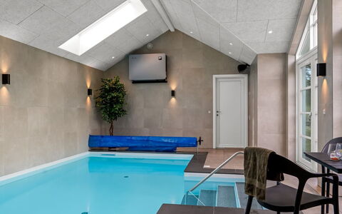 Lilie - 270M from the Sea: Piscina, Mueble Para Exteriores, Mueble, Recurso, Losa, Eco Hotel, Sombra, Silla, Ocio, Inmuebles