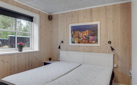 Lilie - 270M from the Sea: Madera, Techo, Habitación, Diseño De Interiores, Mueble, Cama, Habitación, Suelo, Piso, Sábana