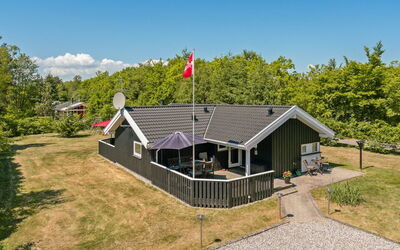Esaline - 400M from the Sea