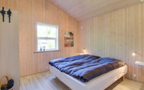 Fredegæst - 700M from the Sea: Madera, Piso, Techo, Suelo, Habitación, Diseño De Interiores, Suelos De Madera, Habitación, Casa, Cama