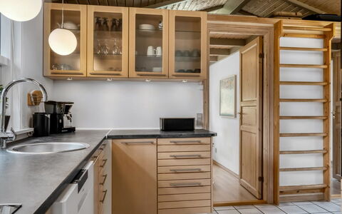 Merte - 300M from the Sea: Mueble, Diseño De Interiores, Cocina, Madera, Piso, Gabinetes, Techo, Aparato De Cocina, Mostrador, Suelo