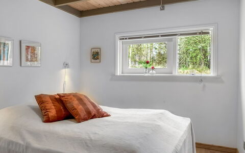 Merte - 300M from the Sea: Pared, Diseño De Interiores, Cama, Habitación, Madera, Techo, Piso, Suelo, Lecho, Sábana