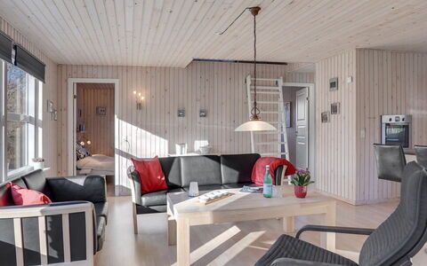 Mikko - 2.2Km from the Sea: Mueble, Diseño De Interiores, Piso, Madera, Suelo, Techo, Suelos De Madera, Silla, Mesa, Encendiendo