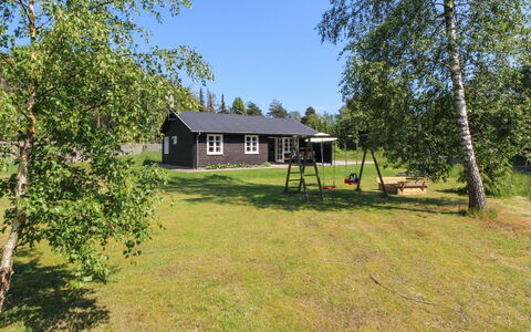 Ingalise - 500M from the Sea: Hierba, Árbol, Casa, Cabaña, Casa, Techo, El Terreno Del Lote, Área Rural, Llanura, Césped
