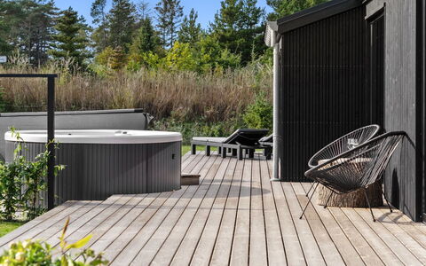 Sinna - from the Sea: Madera, Casa, Porche, Cubierta, Madera Dura, Techo, Manchas De Madera, Suelos De Madera, Eco Hotel