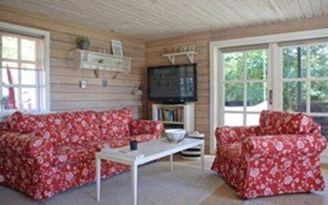 Gaetana - 1.6Km from the Sea: Mueble, Madera, Sofá, Techo, Piso, Diseño De Interiores, Suelo, Sala, Cabaña, Casa
