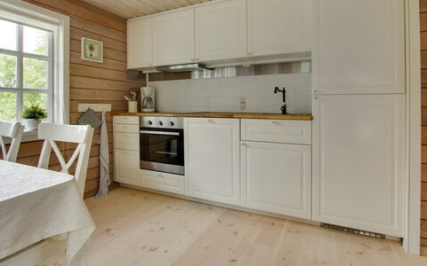 Gaetana - 1.6Km from the Sea: Piso, Suelo, Madera, Diseño De Interiores, Cocina, Suelos De Madera, Mueble, Mostrador, Gabinetes, Techo