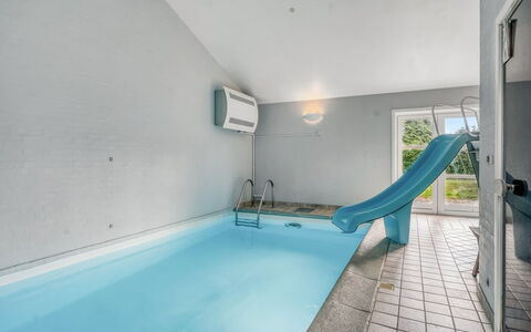Karstina - 1Km from the Sea: Piscina, Material Compuesto, Recurso, Ocio, Hotel, Diseño, Centro De Ocio, Eco Hotel, La Luz Del Día, Arreglo De Tubería