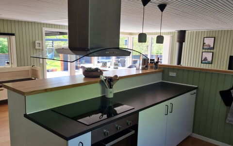 Matz - 350M from the Sea: Madera, Diseño De Interiores, Piso, Mostrador, Cocina, Encendiendo, Suelo, Techo, Mueble, Lámpara