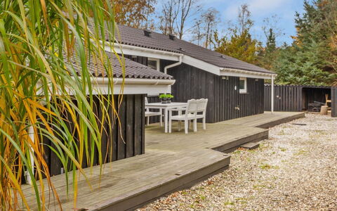 Hielm - 1Km from the Sea: Piscina, Mueble Para Exteriores, Mueble, Recurso, Losa, Eco Hotel, Sombra, Silla, Ocio, Inmuebles
