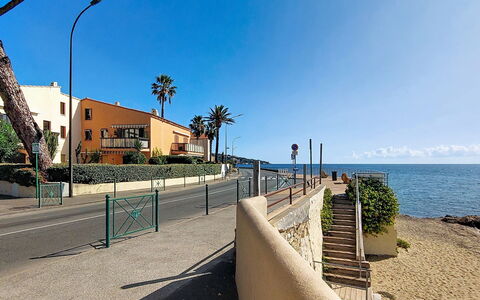 Sainte Maxime 150: Cuerpo De Agua, Costa, Horizonte, Verano, Apuntalar, Costeras Y Los Accidentes Geográficos Oceánico, Playa, Mar, Paisaje, Arena