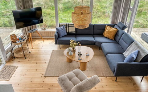Fanney - 100M from the Sea: Silla, Sala, Brazo