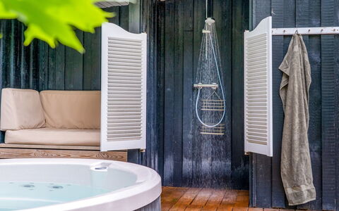 Adam - from the Sea: Madera, Bañera, Arreglo De Tubería, Piso, Baño, Suelo, Diseño De Interiores, Material Compuesto, Plomería, Techo